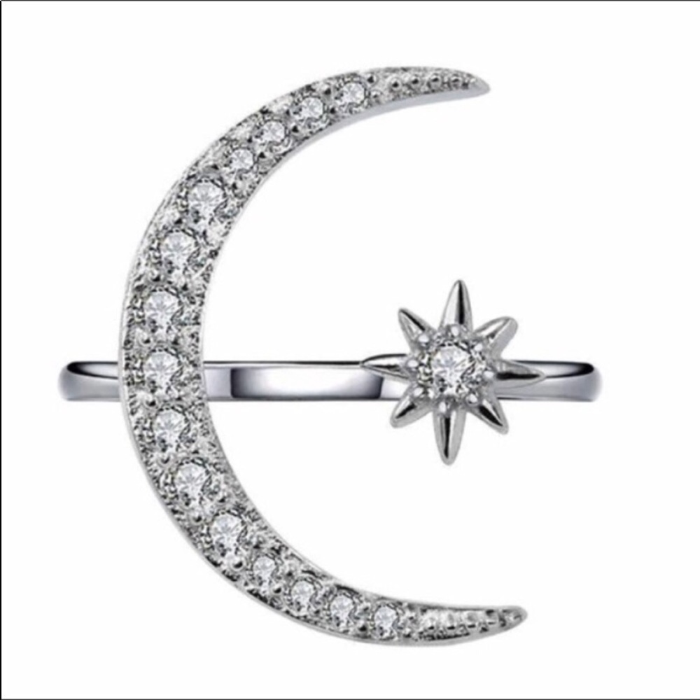 ✨Restocked! Sparkly Silver-tone Crescent Ring✨ - Picture 4 of 4